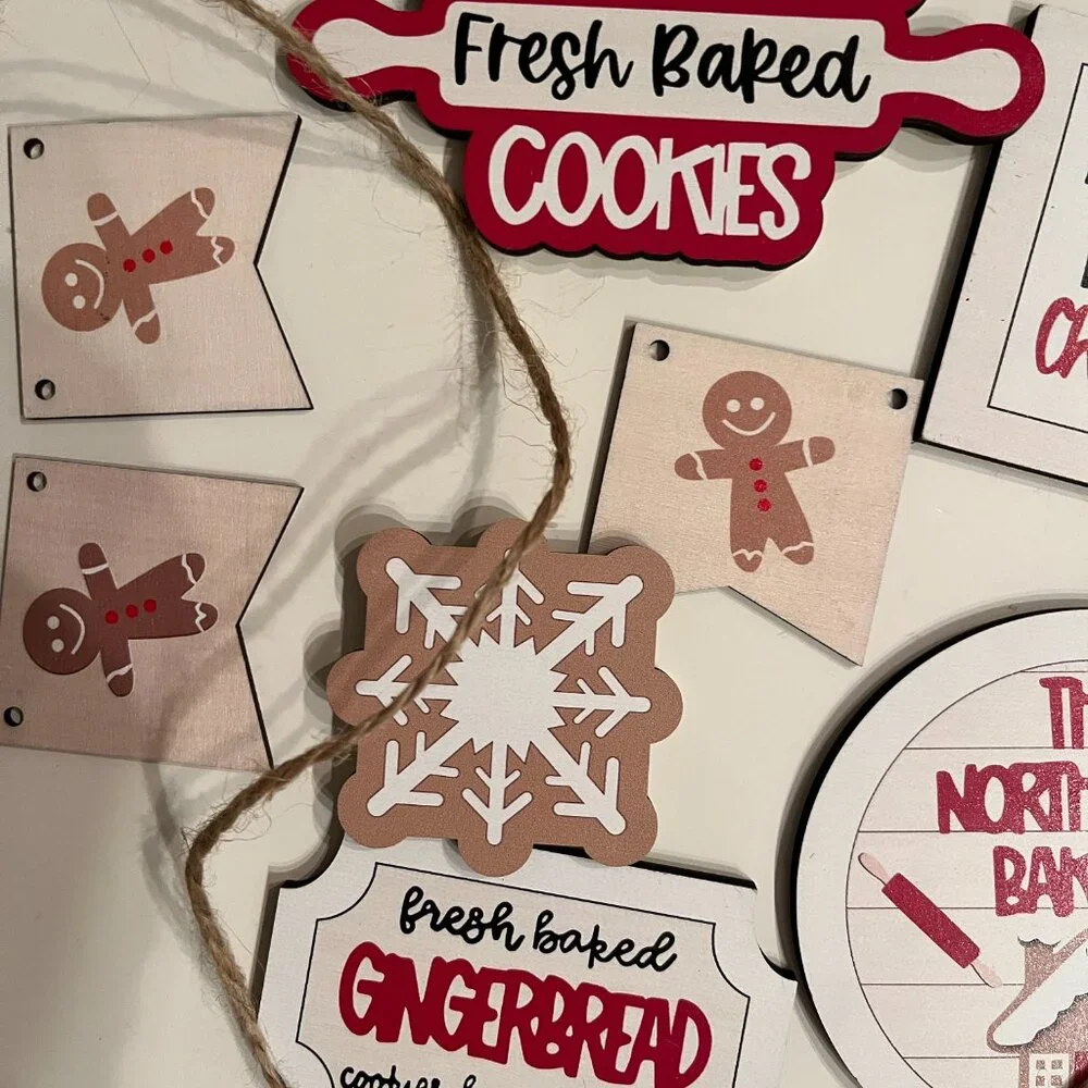 Christmas Gingerbread and cookie‎ Wood Table Top Decor and Gift Tags (new) (x/x)